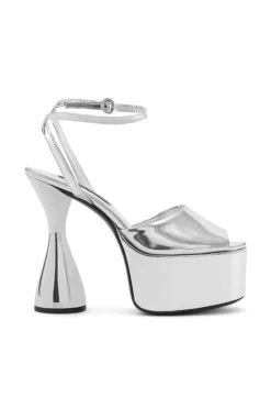 Curvy Heel